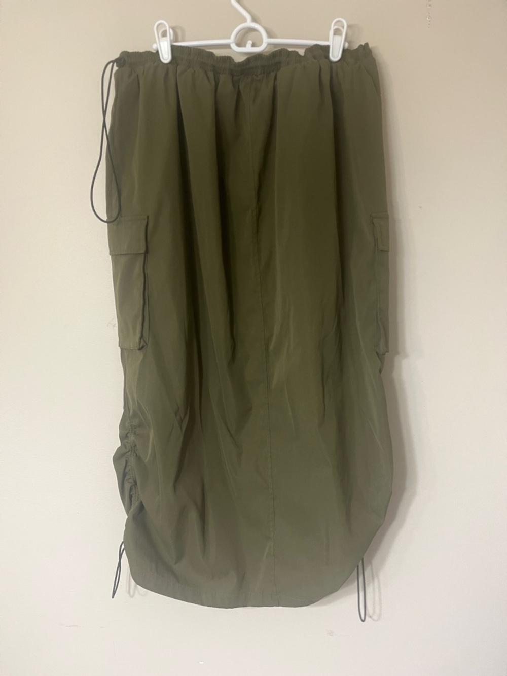 SHEIN Curve Olive Drawstring Cargo Skirt - Picture 3 of 3